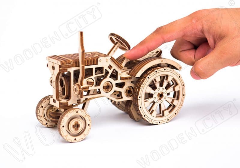 wooden city traktor pokazanie mechanizmu